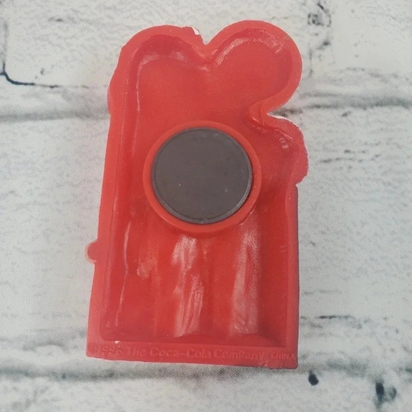 Coca Cola For Santa Coca Cola 90s Vintage Collectible Magnet 25 - Picture 4 of 7